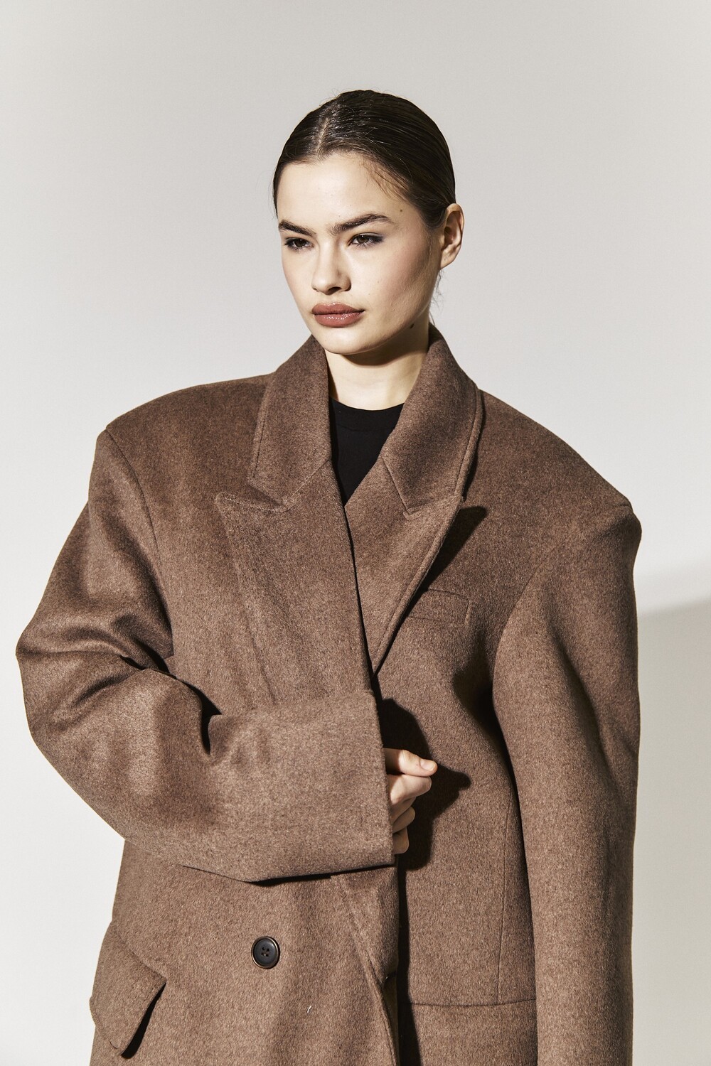 Insulated grandfather's coat in tobacco color